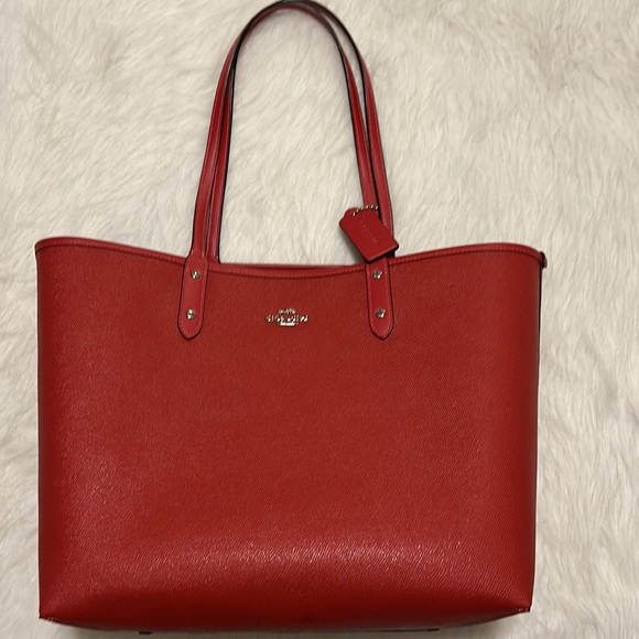 COACH Reversible City Tote with Gingham print & Red - Picture 8 of 12
